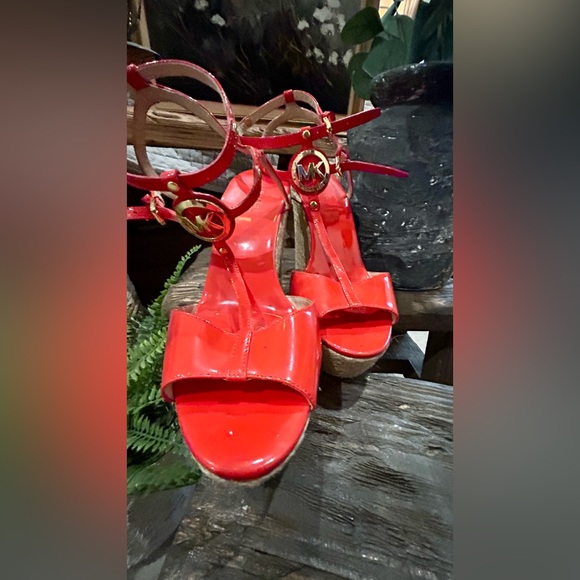 Michael Kors wedge sandals with ankle strap - Picture 3 of 9